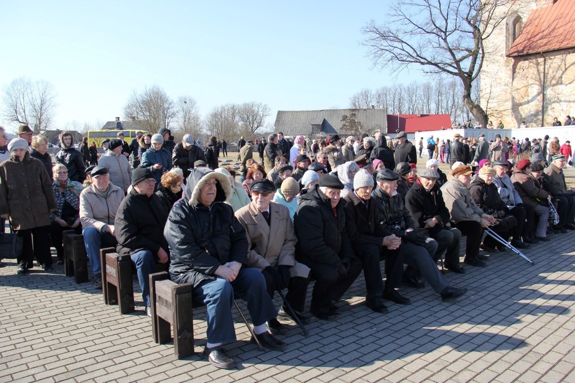 16.martā Lestenes Brāļu kapos notika latviešu leģionār