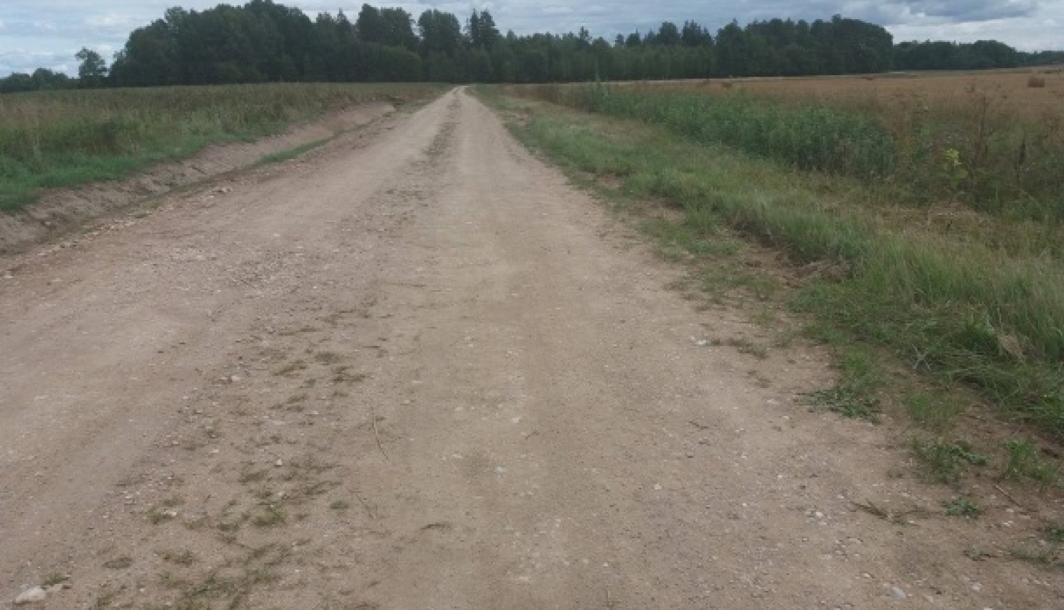 Uzsākti pārbūves darbi pašvaldības autoceļu posmos Irlavas un Lestenes pagastā