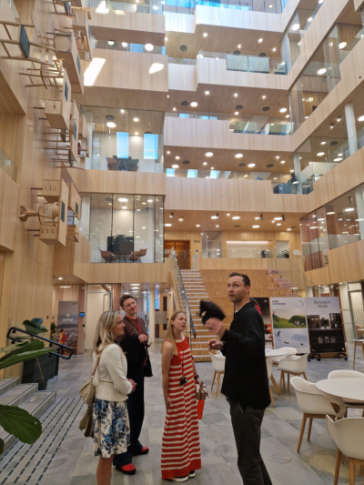 Delegācijas pārstāvji vizītes laikā