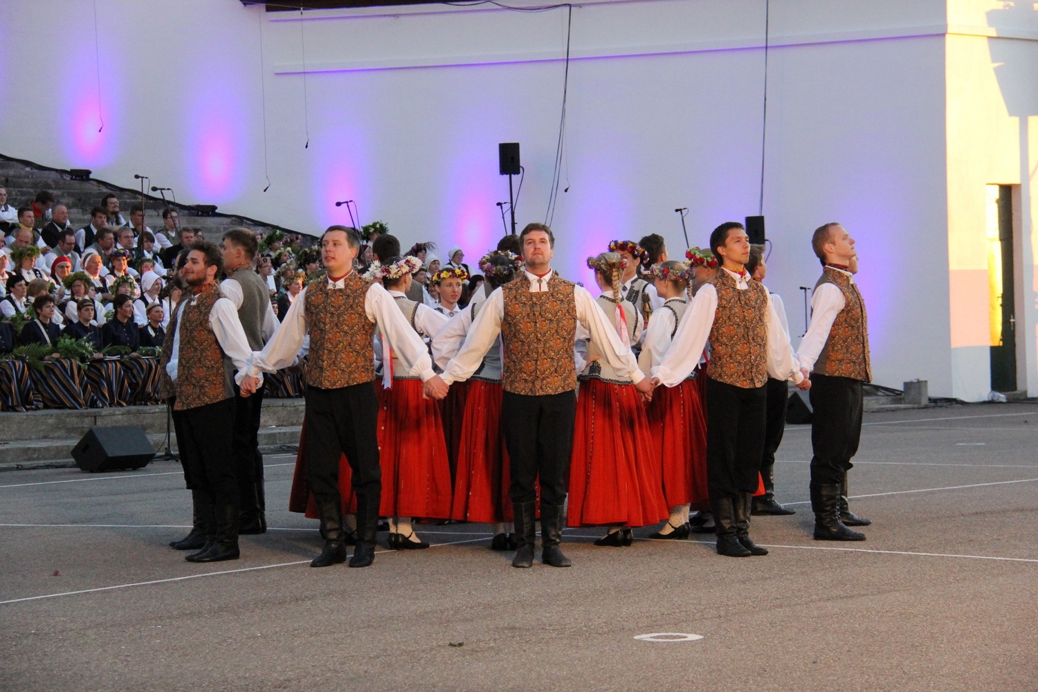 VIII Ziemeļu un Baltijas valstu Dziesmu svētku ieskaņu koncerts Durbes estrādē